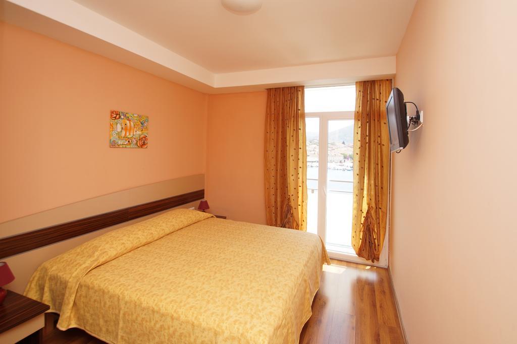 Hotel Posejdon Vela Luka Buitenkant foto